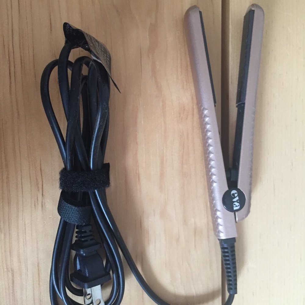 Eva NYC Mini Healthy Heat Ceramic Styling Iron Travel Size